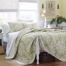 Love the way this turned out! King Size 100 Cotton 3 Piece Quilt Set In Sage Green White Floral Pattern Fastfurnishings Com