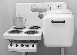 one vintage kitchen appliance set