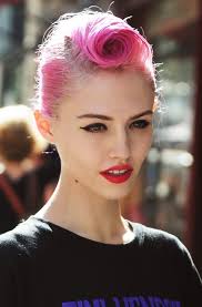 Like in the case of this red carpet appearance when she tied down her luscious and fiery curls with a pin up bandana. Popular New Hairstyles Best Pin Up Hairstyles For Short Hair