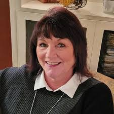 Julie Breck's Instagram, Twitter & Facebook