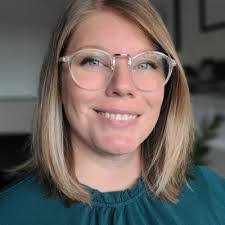 Emma Hiatt's Instagram, Twitter & Facebook