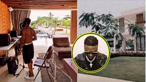 His real name is ayodeji ibrahim balogun. Wizkid Mocks Davido Shows Off His New House In Ghana Youtube