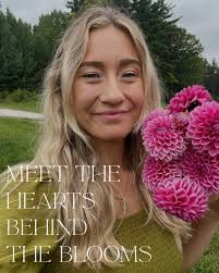 Canva Hack for Small Business Owners!! Did you know there are TWO ways you  can create mock-ups in Canva?? In this reel I show you two different  options so you don't have