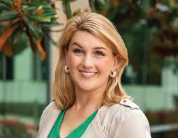 Lynnette Crowder (EMBA '10