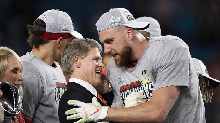Clark Hunt confident Travis Kelce 'can still play' as Chiefs await decision  | Fox News