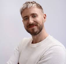 Aaron Hansard's Instagram, Twitter & Facebook