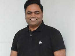 Director vamshi paidipally quit his job as a software to work as an assistant director in the movie eeswar which released in 2002. Vamsi Paidipally Confirms His Next With Thalapathy Vijay