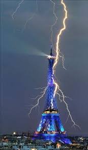 Eiffel Tower Struck By Lightning Well It S Bound To Happen Sometimes When You Build A 1063 Feet Tower Of Steel Eiffel Tower Cool Photos Pictures