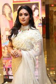 Beauty Galore HD : Pragya Martin What A Beauty! In White Saree At Santosham  Awards 2018