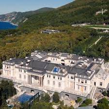 Navalny, in the footage, claims that putin allies, including oil chiefs and billionaires, paid for the construction of the $1.35 billion black sea palace, the bbc reported. Jailed Kremlin Critic Alexei Navalny Claims Vladimir Putin Owns Secret Us 1 35 Billion Palace South China Morning Post