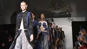Daftar info lomba desain 2021 terbaru. Desainer Indonesia Ini Berhasil Membawa Batik Go International Orami