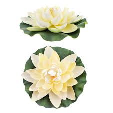 Zihnin duruluğunu, ruhun saflığını sembolize eden lotus (nilüfer) çiçeği, koyu renkli çamurlu sularda, bataklıklarda yetişmesine rağmen, kendi kendini temizleyebilme özelliği sayesinde 'en temiz' bitki olarak bilinir. Euro Flora Krem Rengi Yapay Nilufer Cicegi 28x7 Cm Yapay Nilufer Herdekora Com