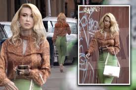 Copilul descopera lumea foarte mult prin povesti. Andreea BÄƒlan Has Changed Since Falling In Love With Tiberiu Argint When The Artist Was Surprised George Burcea Will Be Jealous