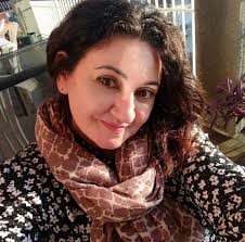 mi chiedo scusa per gli obiettivi ancora non raggiunti per i traguardi non  tagliati per il tempo perso e per quello che non riuscirò a prendere mi  chiedo scusa per aver creduto