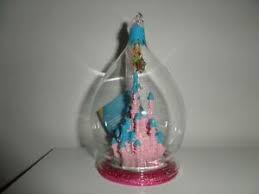 Les enfants seront ravis de préparer les décorations pour la table du repas de noël : Decoration De Noel Fee Clochette Au Sommet D Un Chateau Sous Dome Ebay