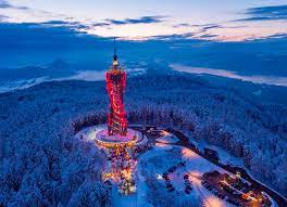 Offizieller account vom pyramidenkogel kärnten ○kärntens schönster aussichtspunkt ●weltweit höchster holzaussichtsturm ○höchste rutsche europas. Aussichtsturm Pyramidenkogel Taglich Gratis Mit Der Winter Karnten Card