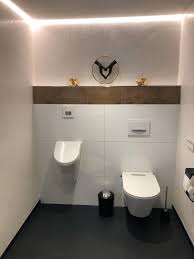 Moderne Toilette Furs Gaste Wc In 2020 Moderne Toilette Badezimmerideen Modern