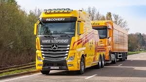 Extra Powerful Erik Pernet Turns Out In The New Hamse Sleepdienst Actros 3363 Roadstars