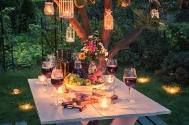 You go to a dinner party as a guy thinking you'll make a good impression but more as the featured entree for a set of elite, cultured anthropophagist nudists. How To Throw A Sizzling Summer Outdoor Dinner Party Grenadier