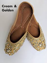 Punjabi Jutti Indian Flat Shoes For Women Jutti Khussa Mojaris Party Wear Wedding Wear Jutti Indian Shoes Trending Shoes