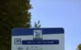 Park Pont Du Gard Ein Reiner Wohnmobilstellplatz Am Automaten Muss Man Eine Karte Ziehen Schatten Gibts Nur An Einer Seite Wohnmobil Wohnwagen Karte Ziehen