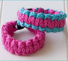 Swatch bangle free knit pattern by mimsie. Bracelet Knitting Patterns Knitting Patterns In The Loop Knitting