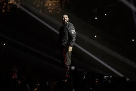 drake is the latest musician to chart singles at nos 1 and