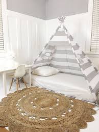 Es an stellflche auf dem boden ist und tipps. Spielen Zelt Canopy Bett In Grau Grau Und Weiss Streifen Etsy Bed Tent Toddler Bedrooms Parents Room