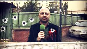 O gialla ciao, gialla ciao, gialla ciao, ciao, ciao. Luca Abete Violento Meme Su Di Lui Sul Web I Vigliacchi Si Sentono Eroi Di Gomorra
