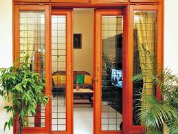 Hal ini dipengaruhi oleh jenis kayu jati, serta pemilihan model kayu. Perbandingan Kusen Kayu Dan Aluminium Jasa Desain Arsitek Jogja