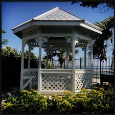 If you are making an offline donation, please download and complete the donation form and send it with your check to the address on the form. Key West Garden Club West Martello