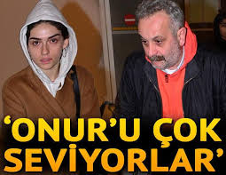 Hazar ergüçlü, kendisinden 19 yaş büyük olan onur ünlü ile ilişkisine devam ediyor. Hurriyet Com Tr Hazar Erguclu Onur Unlu Yu Ailesi Ile Facebook