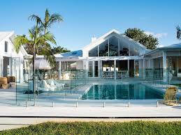 5 Phenomenal Hamptons Style Homes In Australia Hamptons In 2020 Hamptons Style Homes Hamptons House Exterior Beach House Exterior