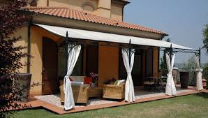 Il gazebo imperiale di casa campa è un maestoso spazio nell'eden , volto ad arredare i più importanti giardini conferendone valore e prestigio. Gazebi E Pergole Fer Bat Catalogo Prodotti On Line Noale Venezia Padova Treviso Veneto Gazebo Pergola Ferie