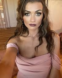 Nicole Bentley's Instagram, Twitter & Facebook