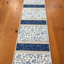 Blue And White Floral Quilted Table Runner In 2020 Quilted Table Runner Table Runners Mountain Quilts