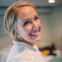 Dayna Harris's Instagram, Twitter & Facebook