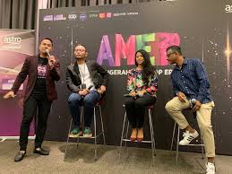 Ella anugerah meletop era 2019 1.sepi sekuntum mawar merah 2. Senarai Top 20 Anugerah Meletop Era 2019 Yang Legit Yang Legend Sensasi Selebriti