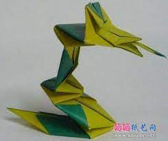 申出舌头的小花蛇手工折纸教程 origami instructions origami gaming logos