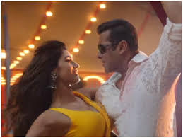 Witness Salman Khan S Rangeen Jawaani With Disha Patani In Slow Motion In Bharat Song The song is sung by nakash aziz and shreya ghoshal. disha patani in slow motion