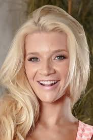 Addison Avery's Instagram, Twitter & Facebook