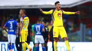 Edson álvarez participó en una entrevista en el canal de youtube 'el peluche en el estuche', en el que el personaje 'el escorpión dorado' conversa con sus invitados mientras conduce. Edson Alvarez Defends Himself From The Insults Of A Cruz Azul Fan And Reminds Him Of The America Finals Ruetir