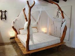 Auch dabei wird in kinderzimmern teilweise an den oberen stock eine rutsche gebaut. Himmelbett Selber Bauen 62 Ideen Und Bauanleitungen Archzine Net