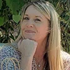 Stacy Hensley's Instagram, Twitter & Facebook