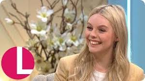 Victoria premiered its first season of eight episodes on august 28, 2016, with season 2 following closely behind in 2017. Nell Hudson Reveals She Stole Props From The Victoria Set Lorraine Youtube