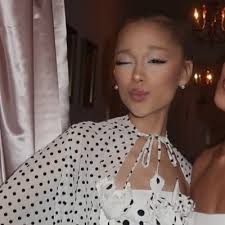 Lindsey Ethridge (@Lindsey_Ann0932)