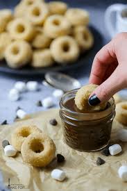 Brownies, chocolate cake, chocolate cookies, truffles, spectacular homemade nutella, chocolate pudding and…chocolate syrup—the easiest fix for a chocolate craving. Baked Cinnamon Mini Donuts With Chocolate Sauce What Should I Make For