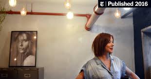 35 killer ways to wear and style long bob hairstyles. Have Mom Hair Here S How To Fix It The New York Times
