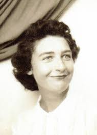 Lisa Ladewig's Instagram, Twitter & Facebook