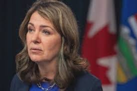 Kari Belcher's Instagram, Twitter & Facebook